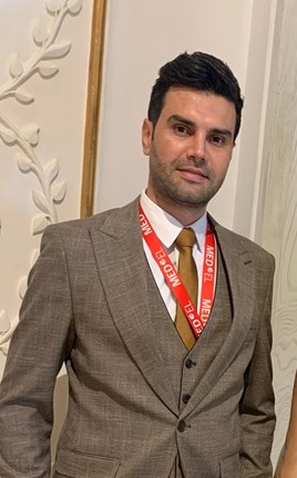 ادیولوژیست ارش کریمی